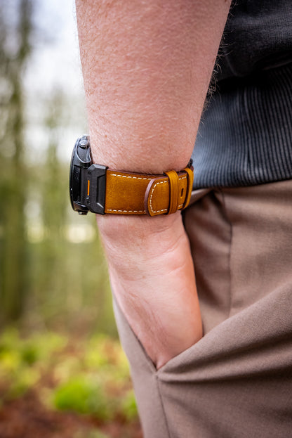 Black Leather Garmin QuickFit Watch Strap - The Heritage, Saddleback Edition